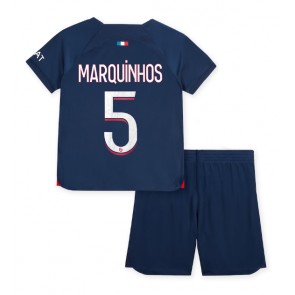 Paris Saint-Germain Marquinhos #5 Replika Babytøj Hjemmebanesæt Børn 2023-24 Kortærmet (+ Korte bukser)